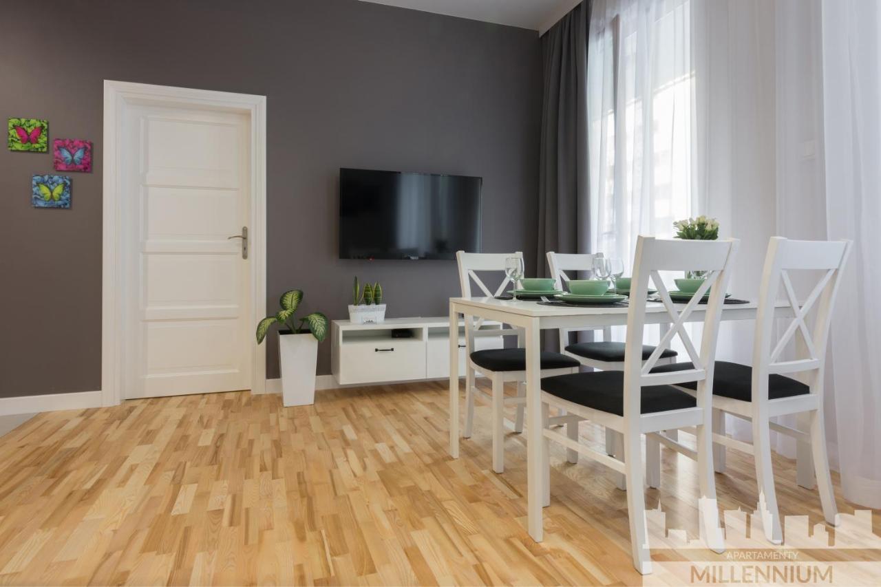 Millennium Awangarda Grey Apartment Warsaw Exterior photo
